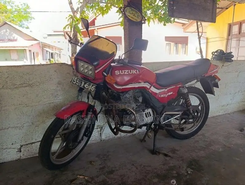 Suzuki GS 125 1999