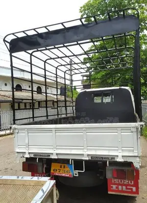 Isuzu Elf 250 Lorry 1980