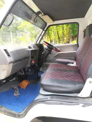 Isuzu Elf 250 Lorry 1980