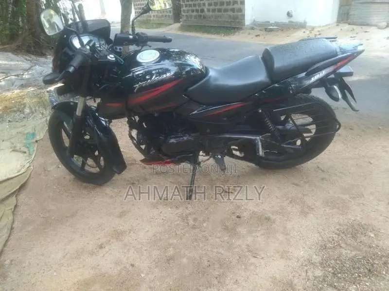 Bajaj Pulsar 180 2011