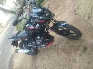 Bajaj Pulsar 180 2011