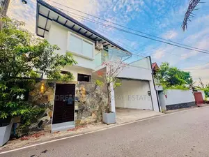 Modern Family Home for Sale in Kalalgoda, Thalawathugoda