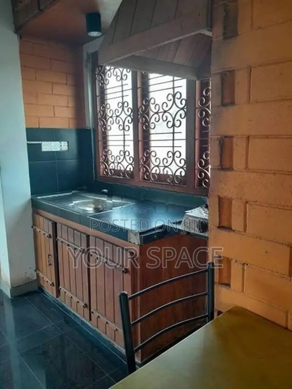 Upper Floor 1 BR Annex for Rent in Thalahena