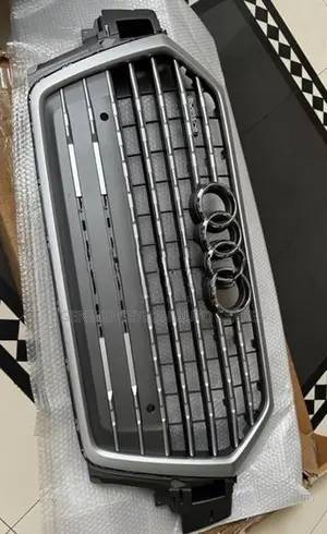 Audi Q7 Grill