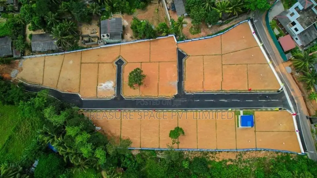 Land for Sale at Homagama Near High-Level Road