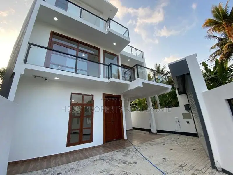 Super Modern Luxury House for Sale in Piliyandala
