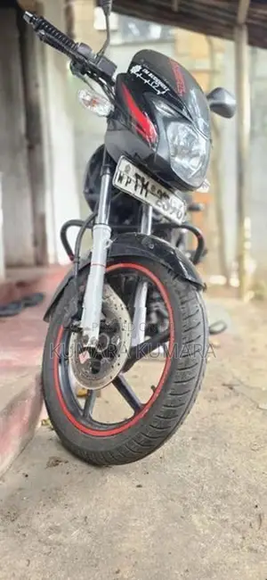Bajaj Pulsar 180 2010