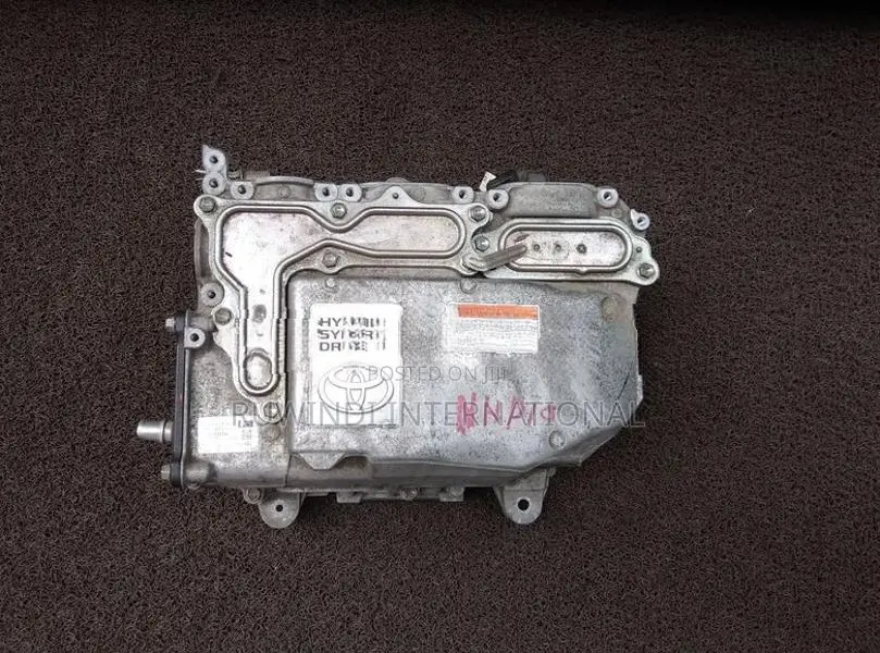 Toyota Aqua NHP10 Inverter