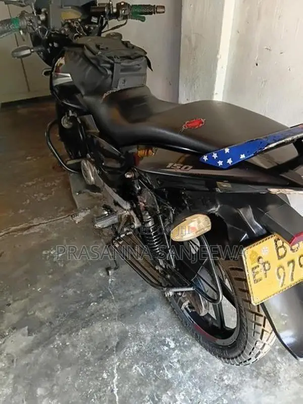 Bajaj Pulsar 150 2015
