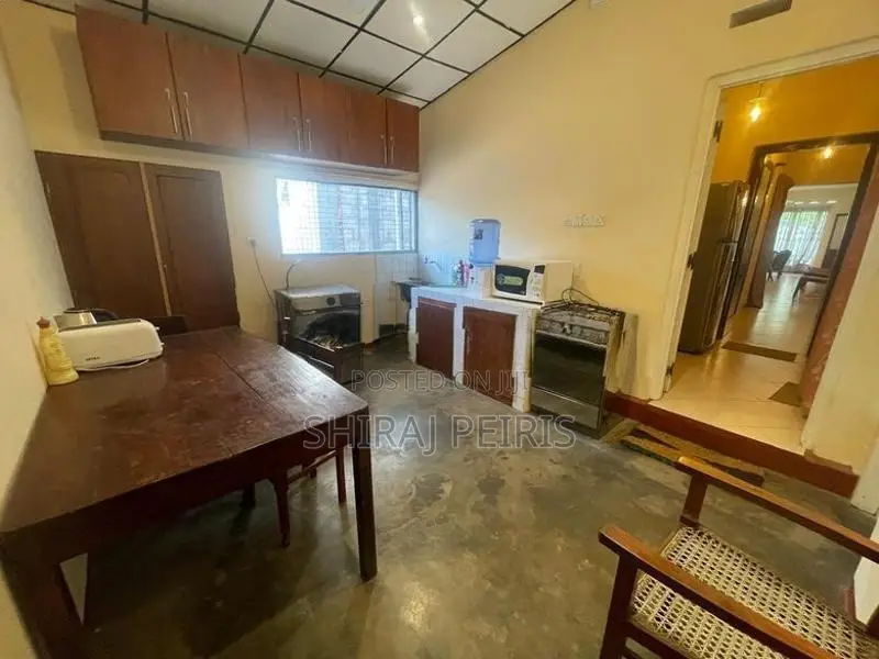Furnished 3 bedroom holiday Bungalow with AC/Hot water Near Negombo