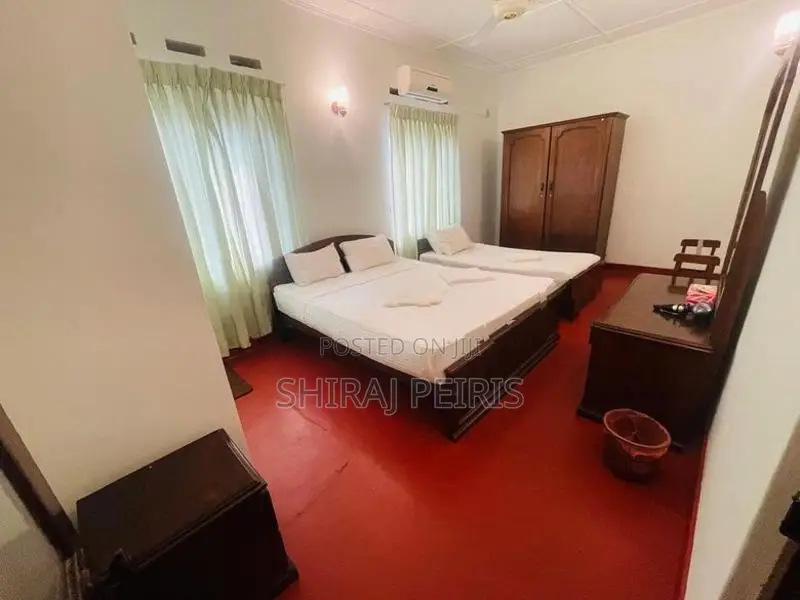 Furnished 3 bedroom holiday Bungalow with AC/Hot water Near Negombo