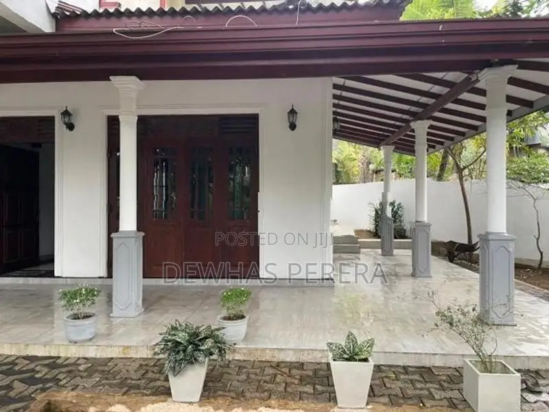 2 stroy Super luxury house sale meeghwatta Mawaramandiya