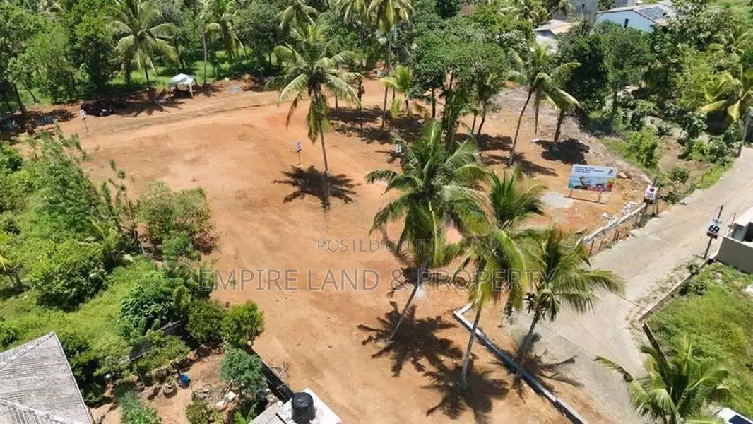 Land for Sale in Between Malabe Thunadahena Road