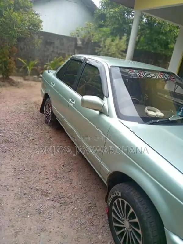 Nissan Sunny 1993