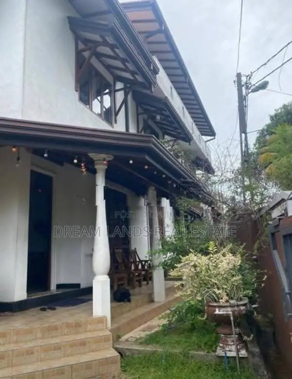 ☆ Nugegoda Semy Firnished 3 Story House for Rent ( R- 679 )