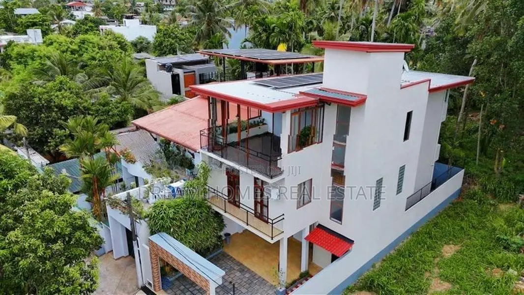 Luxury Three-Story Family House for Sale – Prime Maharagama