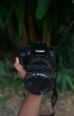 Canon 700D