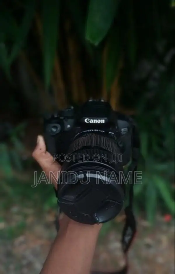 Canon 700D