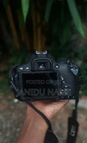 Canon 700D