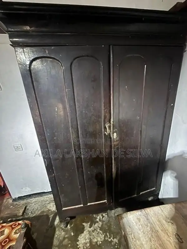Antique Almariya