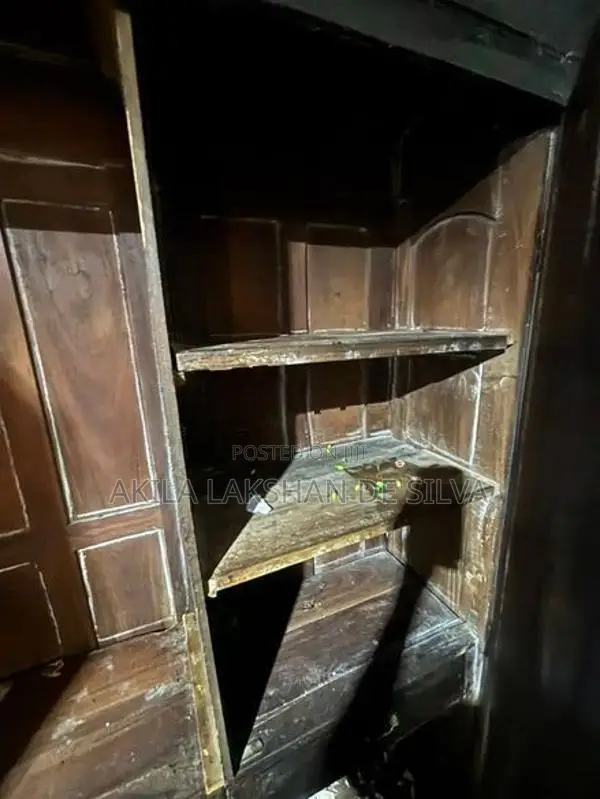 Antique Almariya