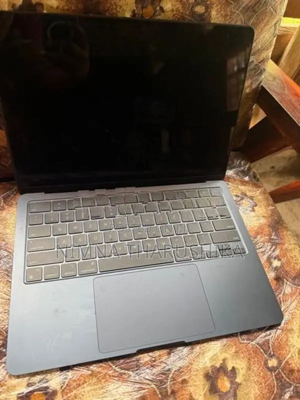 Apple Macbook M3 Laptop