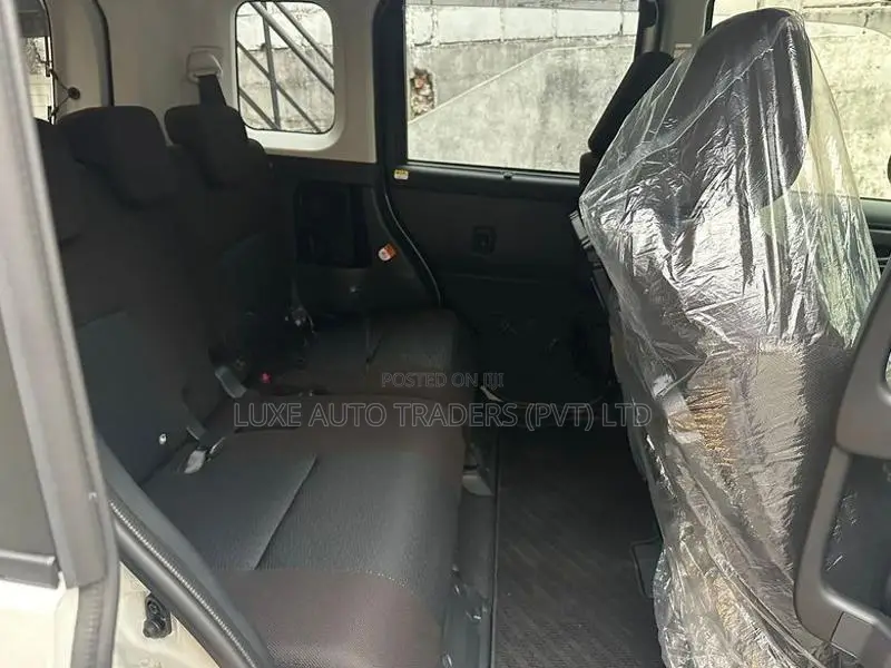 Toyota Roomy G push 360 p/door 2025