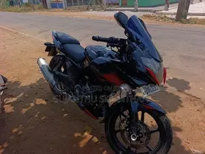Bajaj Pulsar 220F 2012