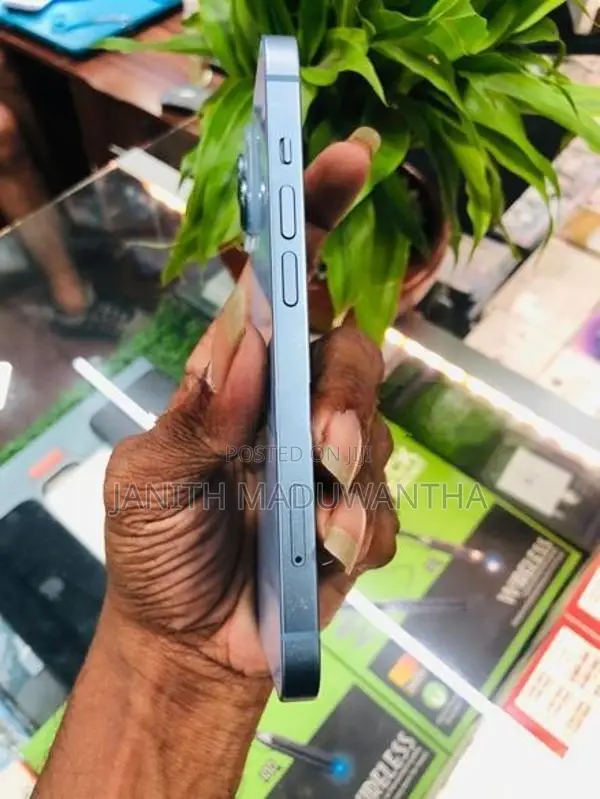 Apple iPhone 14 (Used)