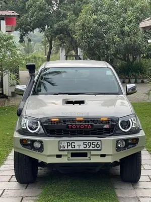 Toyota Hilux 2011