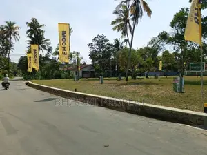 පඹුරණ ගාලු පාරට ලගින්ම බිම් කොටසක්