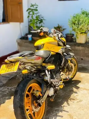 Bajaj Pulsar NS200 Yellow 2021