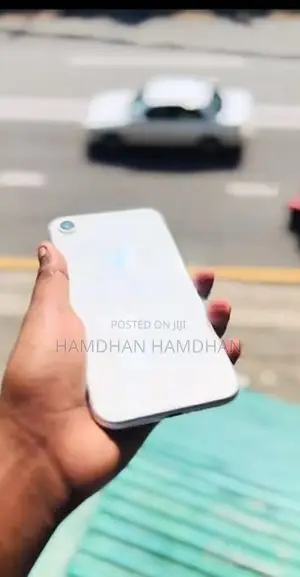 Apple iPhone XR (Used)