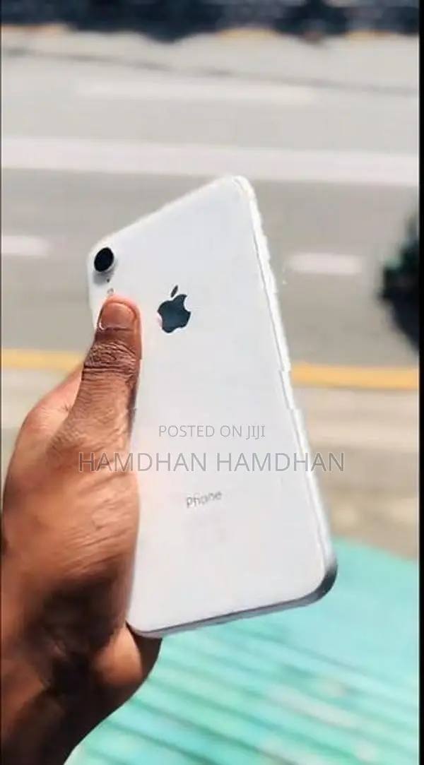 Apple iPhone XR (Used)
