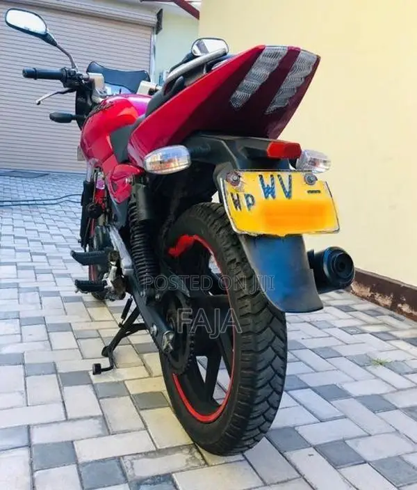 Bajaj Pulsar 180 2011
