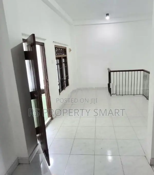 Luxury House For Sale - Colombo 05