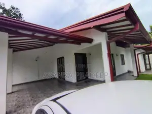 අලුතින්ම ඉදිකරන ලද වටිනා තනිමහල් නිවස හෝකන්දර හන්දියෙන් විකිනීමට