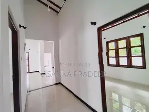 අලුතින්ම ඉදිකරන ලද වටිනා තනිමහල් නිවස හෝකන්දර හන්දියෙන් විකිනීමට