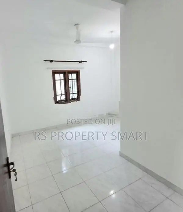 Luxury House For Sale - Colombo 05