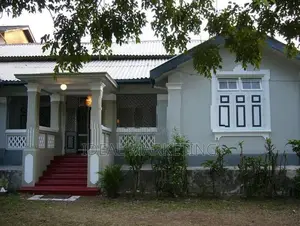 7 Bedroom Colonial House for Sale - Nugegoda (EM473)