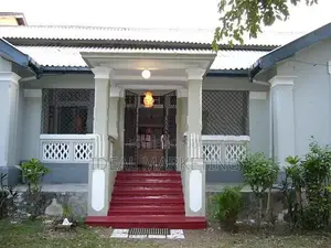 7 Bedroom Colonial House for Sale - Nugegoda (EM473)