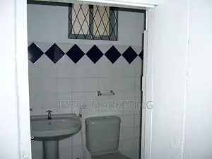 7 Bedroom Colonial House for Sale - Nugegoda (EM473)