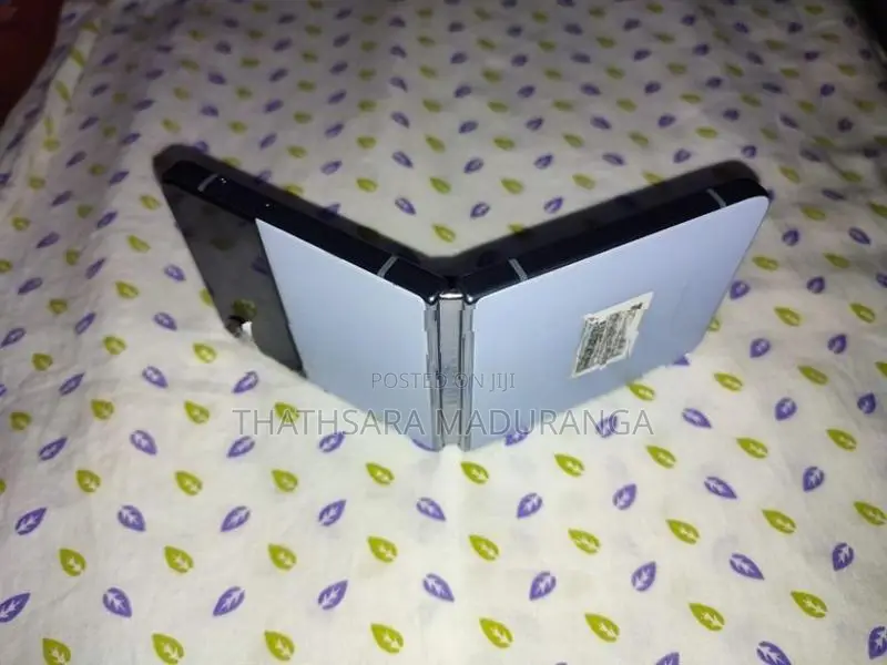 Samsung Galaxy Z Flip (Used)