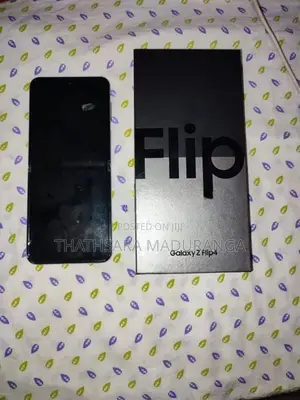 Samsung Galaxy Z Flip (Used)