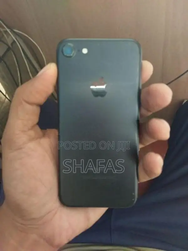 Apple iPhone 7 Black (Used)