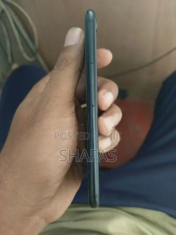 Apple iPhone 7 Black (Used)