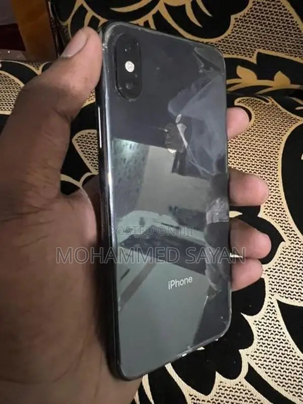 Apple iPhone XS (Used)