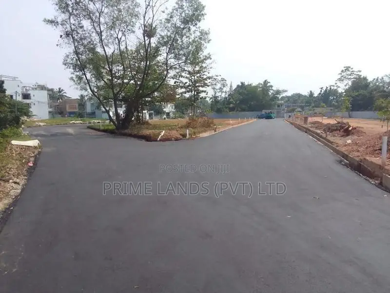 කිරිබත්ගොඩ වත්තල මැදිව බිම්කොටස්