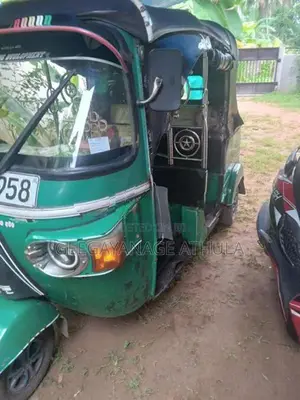 Bajaj RE 2010