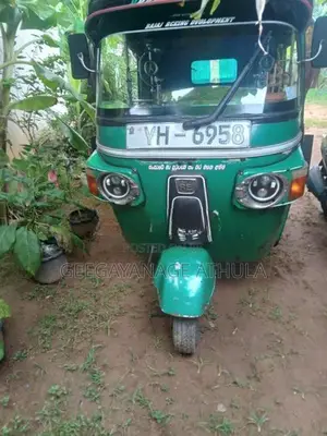 Bajaj RE 2010
